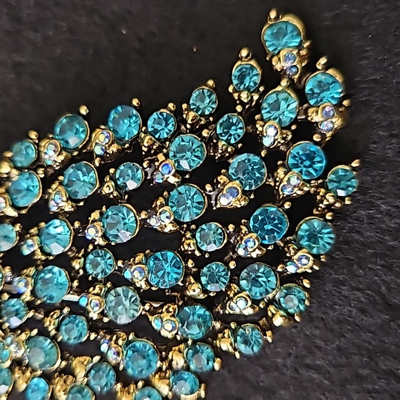 NWT Crystal and Rhinestone Peacock Pin - Picture 3 of 4